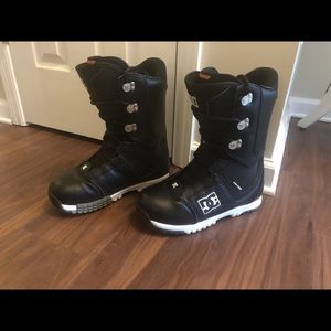 DC Snowboard boots